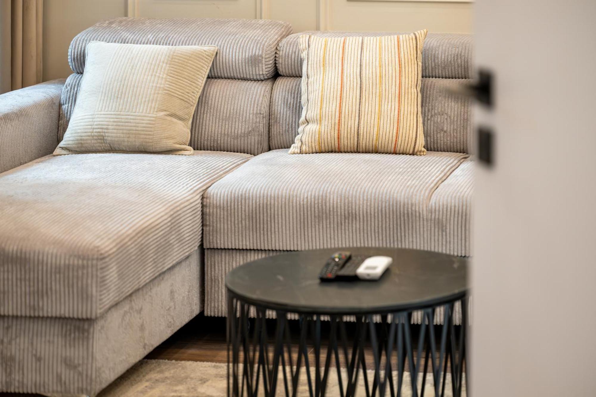 D52 Luxury Suite — Photos 3